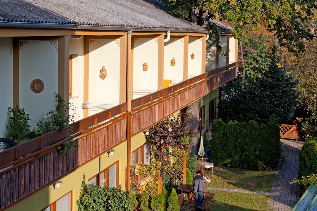 Appartementhaus Witzmann Bad Voeslau Dış mekan fotoğraf